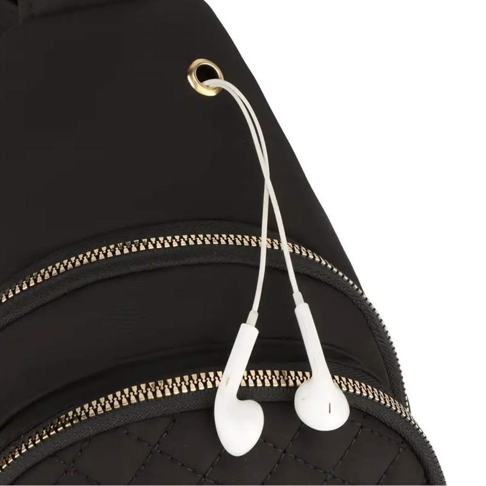 Quilted Adjustable Chest Travel Bag - Picture 3 of 4
